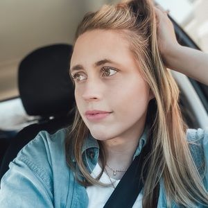 Meet your Posher, Kelli